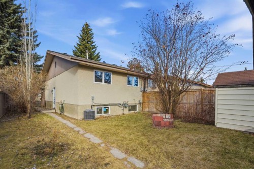 6137 Maddock Drive Ne, Calgary, AB - Outdoor