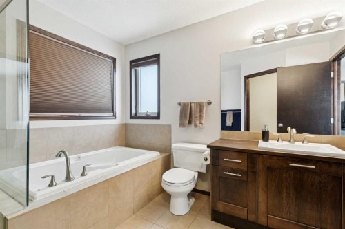 69 Elgin Meadows Manor Se, Calgary, AB - Indoor Photo Showing Bathroom