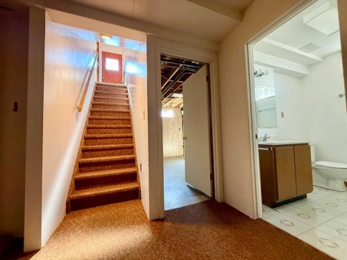 151 Fielding Drive Se, Calgary, AB - Indoor Photo Showing Other Room