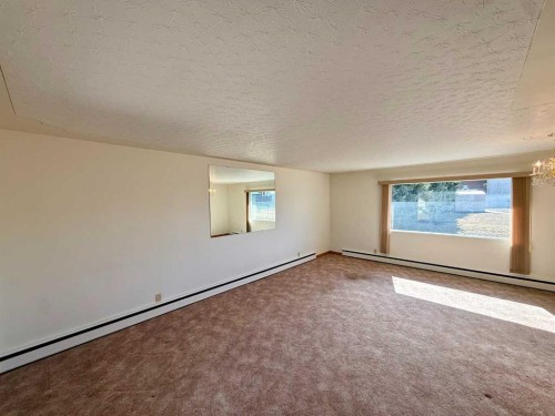 151 Fielding Drive Se, Calgary, AB - Indoor Photo Showing Other Room