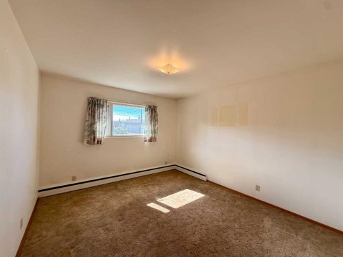 151 Fielding Drive Se, Calgary, AB - Indoor Photo Showing Other Room
