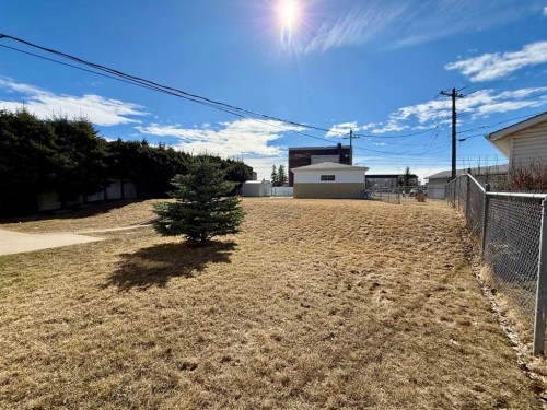 151 Fielding Drive Se, Calgary, AB - Outdoor