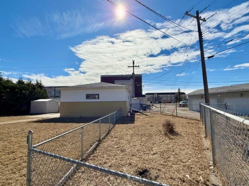 151 Fielding Drive Se, Calgary, AB - Outdoor