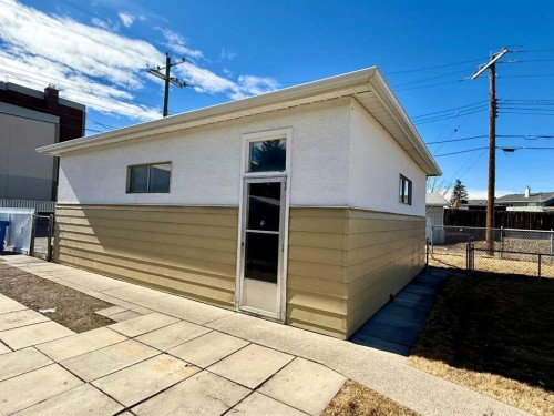 151 Fielding Drive Se, Calgary, AB - Outdoor With Exterior