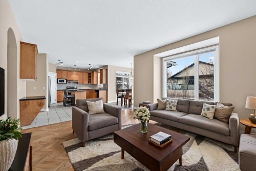 3 Hampstead Hill Nw, Calgary, AB - Indoor Photo Showing Living Room