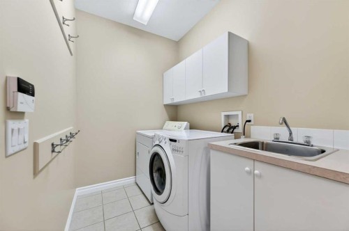 3 Hampstead Hill Nw, Calgary, AB - Indoor Photo Showing Laundry Room
