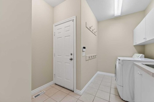 3 Hampstead Hill Nw, Calgary, AB - Indoor Photo Showing Laundry Room