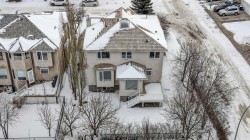 3 Hampstead Hill NW Calgary, AB T3A 6E5