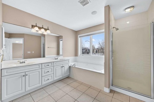 3 Hampstead Hill Nw, Calgary, AB - Indoor Photo Showing Bathroom