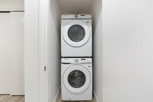214-730 2Nd Avenue Sw, Calgary, AB - Indoor Photo Showing Laundry Room