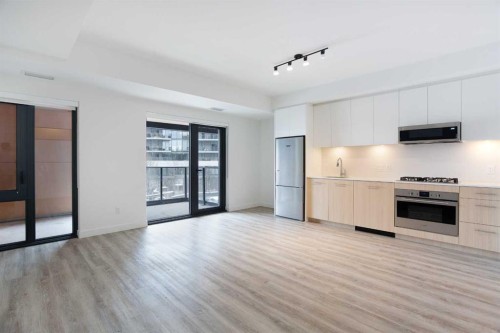 214-730 2Nd Avenue Sw, Calgary, AB - Indoor Photo Showing Kitchen