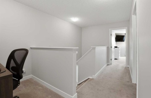 71 Masters Manor Se, Calgary, AB - Indoor Photo Showing Other Room