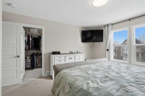 71 Masters Manor Se, Calgary, AB - Indoor Photo Showing Bedroom