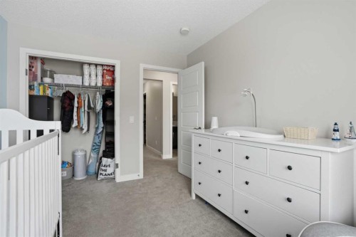 71 Masters Manor Se, Calgary, AB - Indoor Photo Showing Bedroom