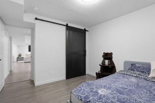 71 Masters Manor Se, Calgary, AB - Indoor Photo Showing Bedroom