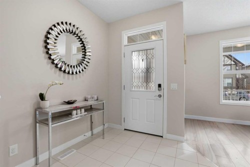 71 Masters Manor Se, Calgary, AB - Indoor Photo Showing Other Room