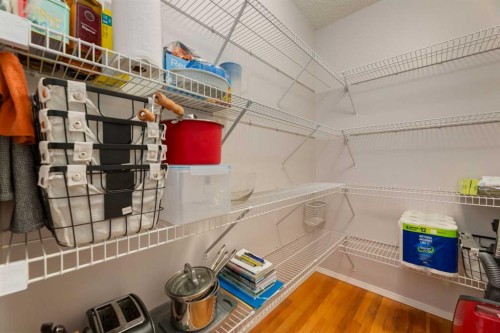 318 Hawkstone Manor Nw, Calgary, AB - Indoor With Storage