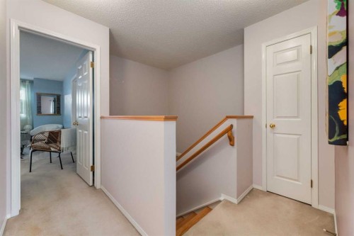 318 Hawkstone Manor Nw, Calgary, AB - Indoor Photo Showing Other Room