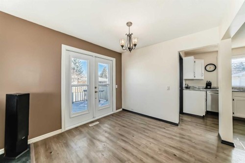 148 Huntridge Road Ne, Calgary, AB - Indoor Photo Showing Other Room