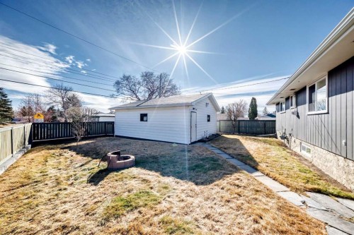 148 Huntridge Road Ne, Calgary, AB - Outdoor With Exterior