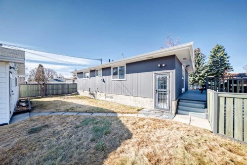 148 Huntridge Road Ne, Calgary, AB - Outdoor