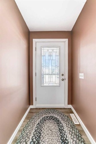 148 Huntridge Road Ne, Calgary, AB - Indoor Photo Showing Other Room