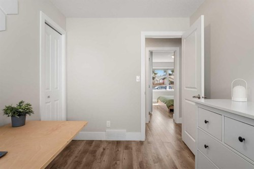 16 Midcrest Rise Se, Calgary, AB - Indoor Photo Showing Other Room