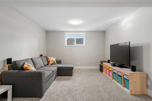 16 Midcrest Rise Se, Calgary, AB - Indoor
