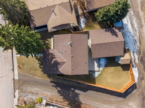 16 Midcrest Rise Se, Calgary, AB - Outdoor