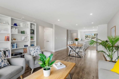 16 Midcrest Rise Se, Calgary, AB - Indoor Photo Showing Living Room