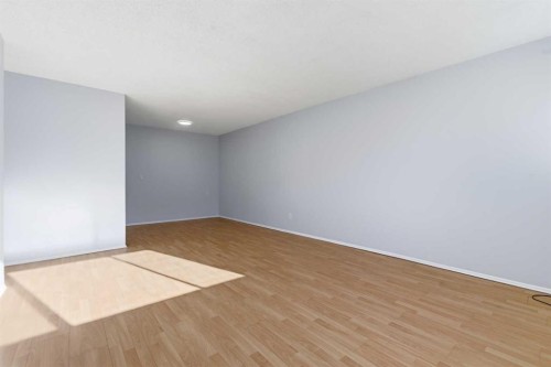 103-231 64 Avenue Nw, Calgary, AB - Indoor Photo Showing Other Room
