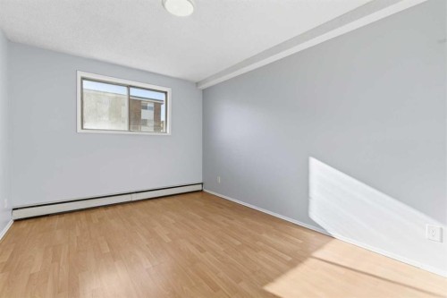 103-231 64 Avenue Nw, Calgary, AB - Indoor Photo Showing Other Room