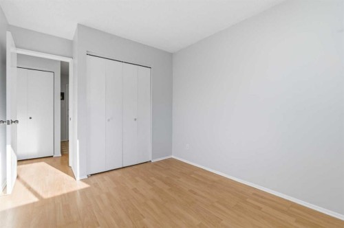103-231 64 Avenue Nw, Calgary, AB - Indoor Photo Showing Other Room
