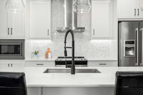 4314-200 Seton Circle Se, Calgary, AB - Indoor Photo Showing Kitchen With Upgraded Kitchen