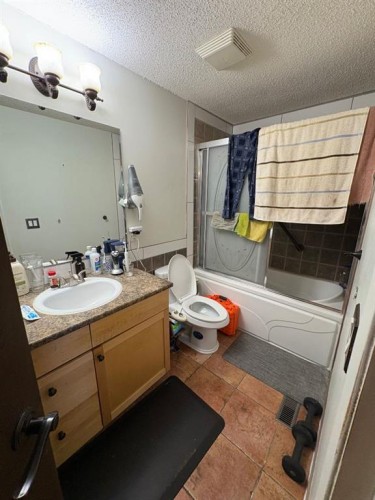 1419 Ranchlands Road Nw, Calgary, AB - Indoor Photo Showing Bathroom