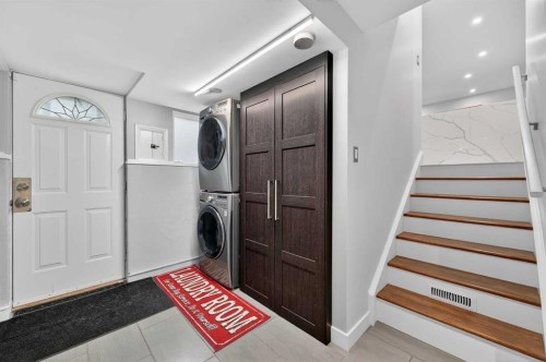 8027 Elbow Drive Sw, Calgary, AB - Indoor Photo Showing Laundry Room