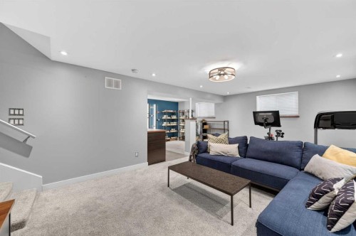 8027 Elbow Drive Sw, Calgary, AB - Indoor Photo Showing Living Room