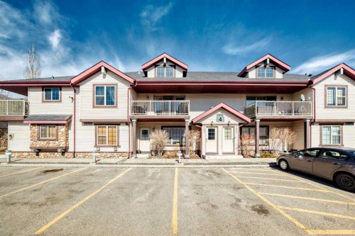 203-4 Everridge Square Sw, Calgary, AB - Outdoor With Balcony With Facade
