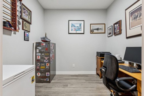 1402-95 Burma Star Road Sw, Calgary, AB - Indoor Photo Showing Office