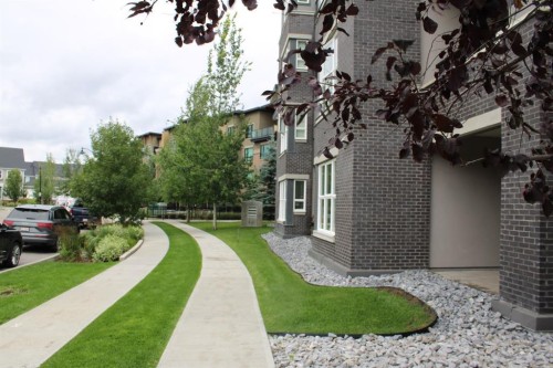1402-95 Burma Star Road Sw, Calgary, AB - Outdoor
