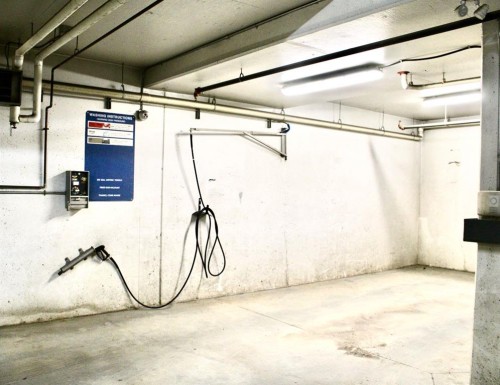 1402-95 Burma Star Road Sw, Calgary, AB - Indoor Photo Showing Garage