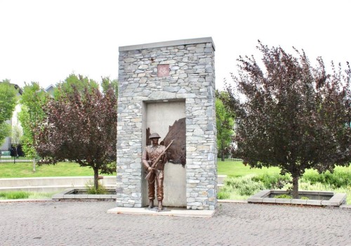 1402-95 Burma Star Road Sw, Calgary, AB - Outdoor