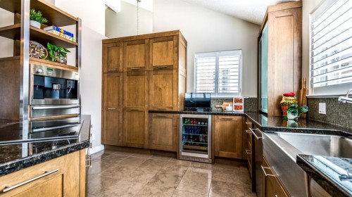 904 Patterson View Sw, Calgary, AB - Indoor Photo Showing Kitchen