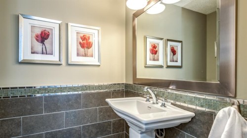 904 Patterson View Sw, Calgary, AB - Indoor Photo Showing Bathroom