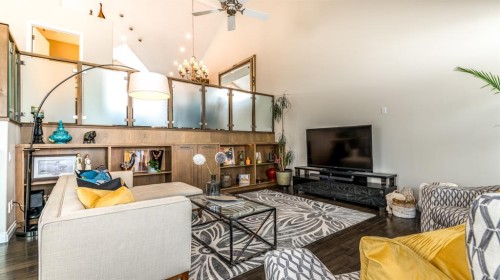 904 Patterson View Sw, Calgary, AB - Indoor Photo Showing Living Room