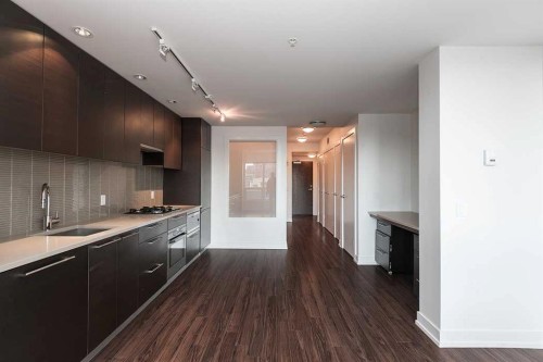 650-222 Riverfront Avenue Sw, Calgary, AB - Indoor Photo Showing Kitchen With Upgraded Kitchen