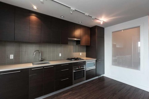 650-222 Riverfront Avenue Sw, Calgary, AB - Indoor Photo Showing Kitchen With Upgraded Kitchen