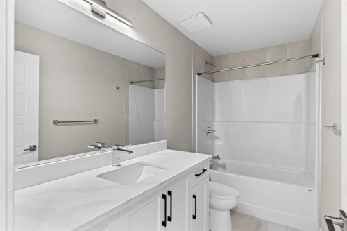 160 Vantage Drive, Cochrane, AB - Indoor Photo Showing Bathroom