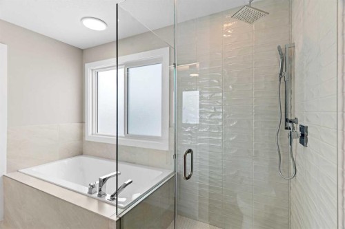 160 Vantage Drive, Cochrane, AB - Indoor Photo Showing Bathroom