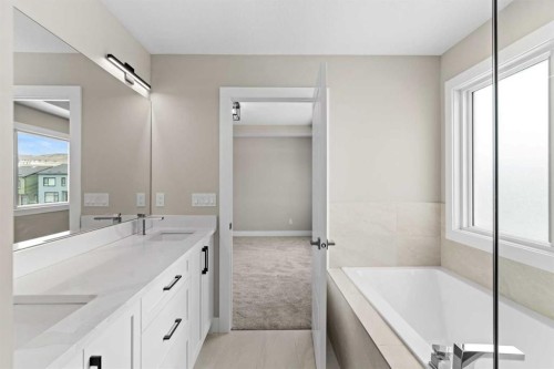 160 Vantage Drive, Cochrane, AB - Indoor Photo Showing Bathroom